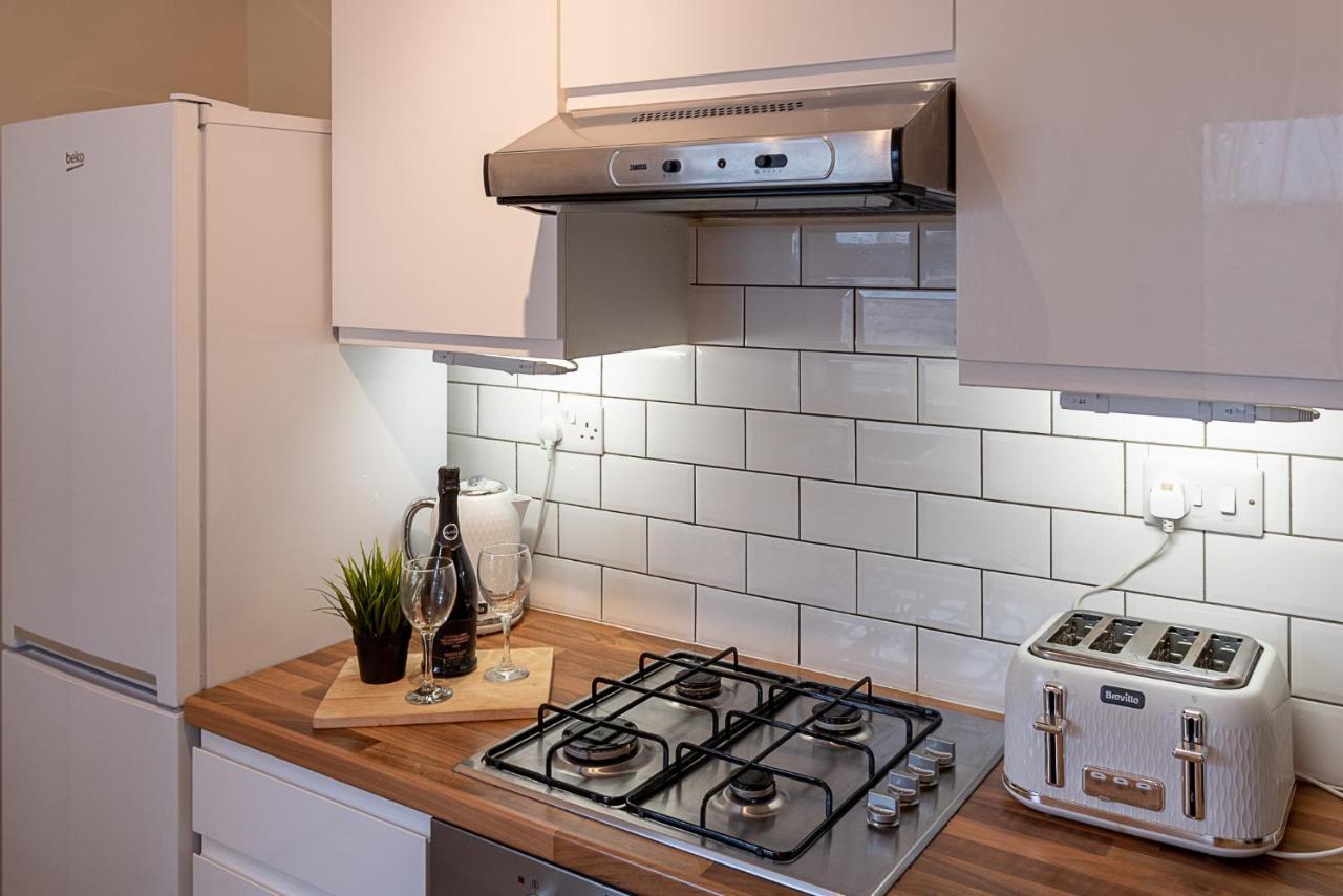 2 Bed, Up To 6 Guests Near Chester City Centre Extérieur photo