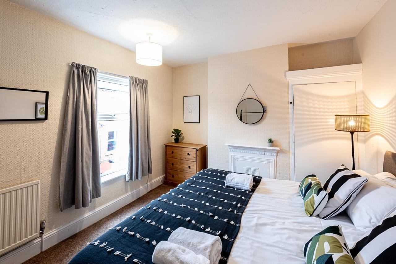 2 Bed, Up To 6 Guests Near Chester City Centre Extérieur photo