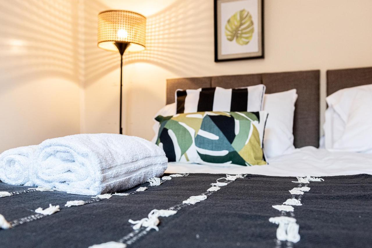 2 Bed, Up To 6 Guests Near Chester City Centre Extérieur photo