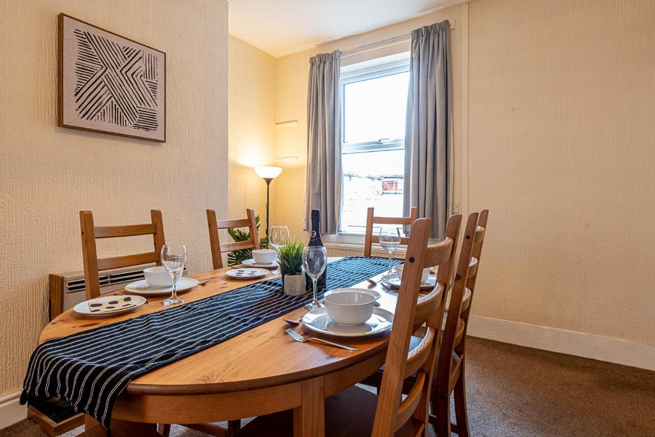 2 Bed, Up To 6 Guests Near Chester City Centre Extérieur photo