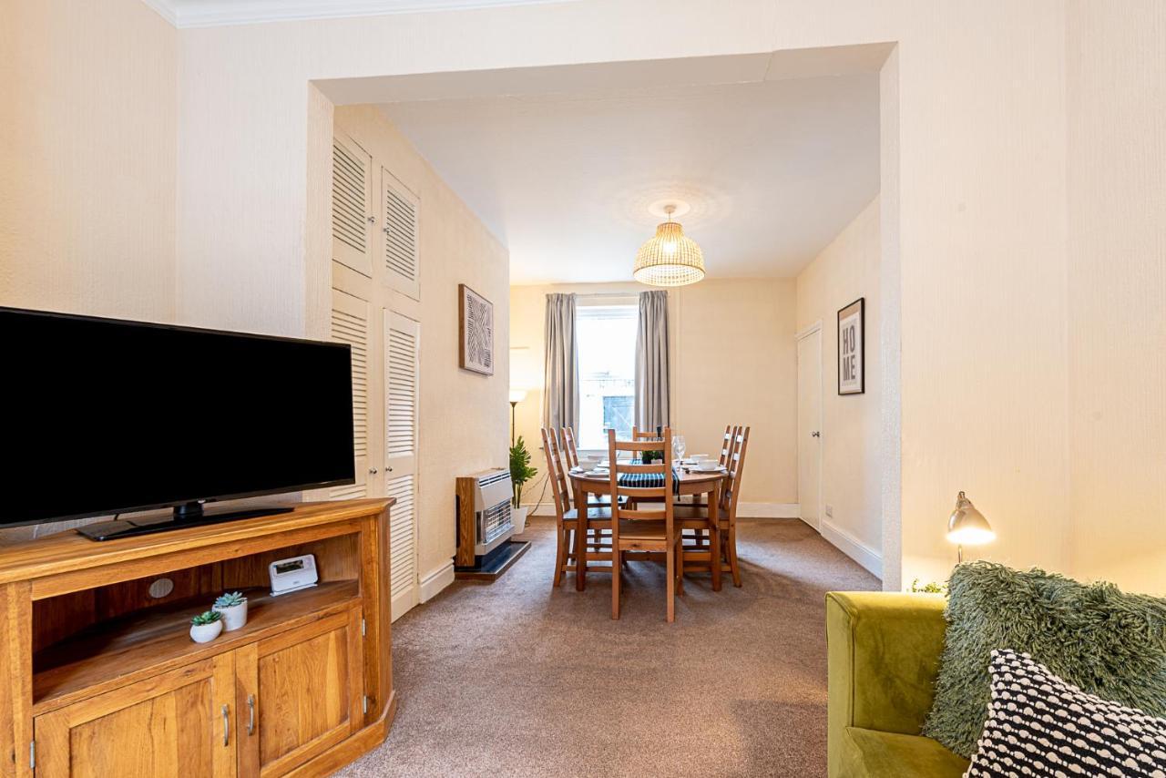 2 Bed, Up To 6 Guests Near Chester City Centre Extérieur photo